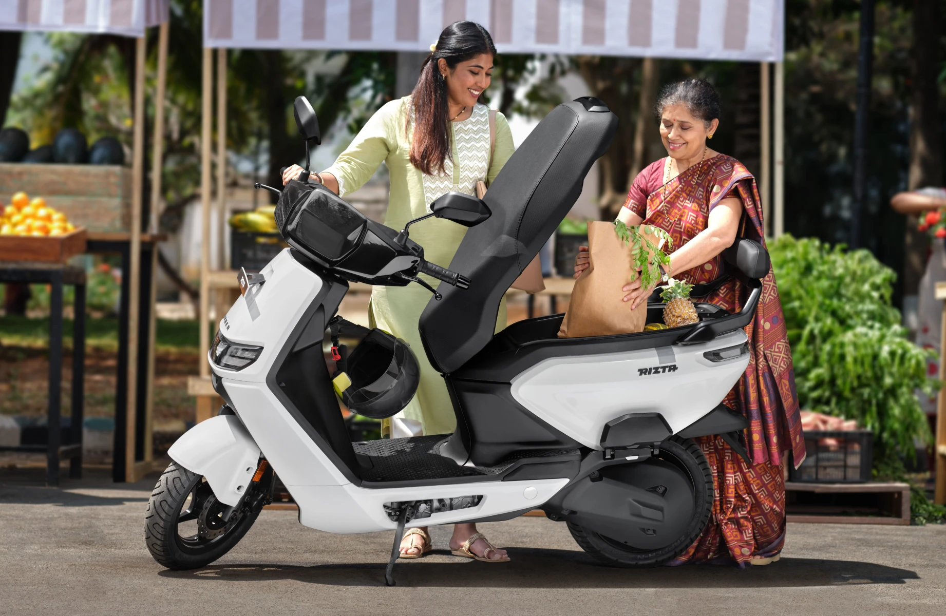 Ather Rizta boot space